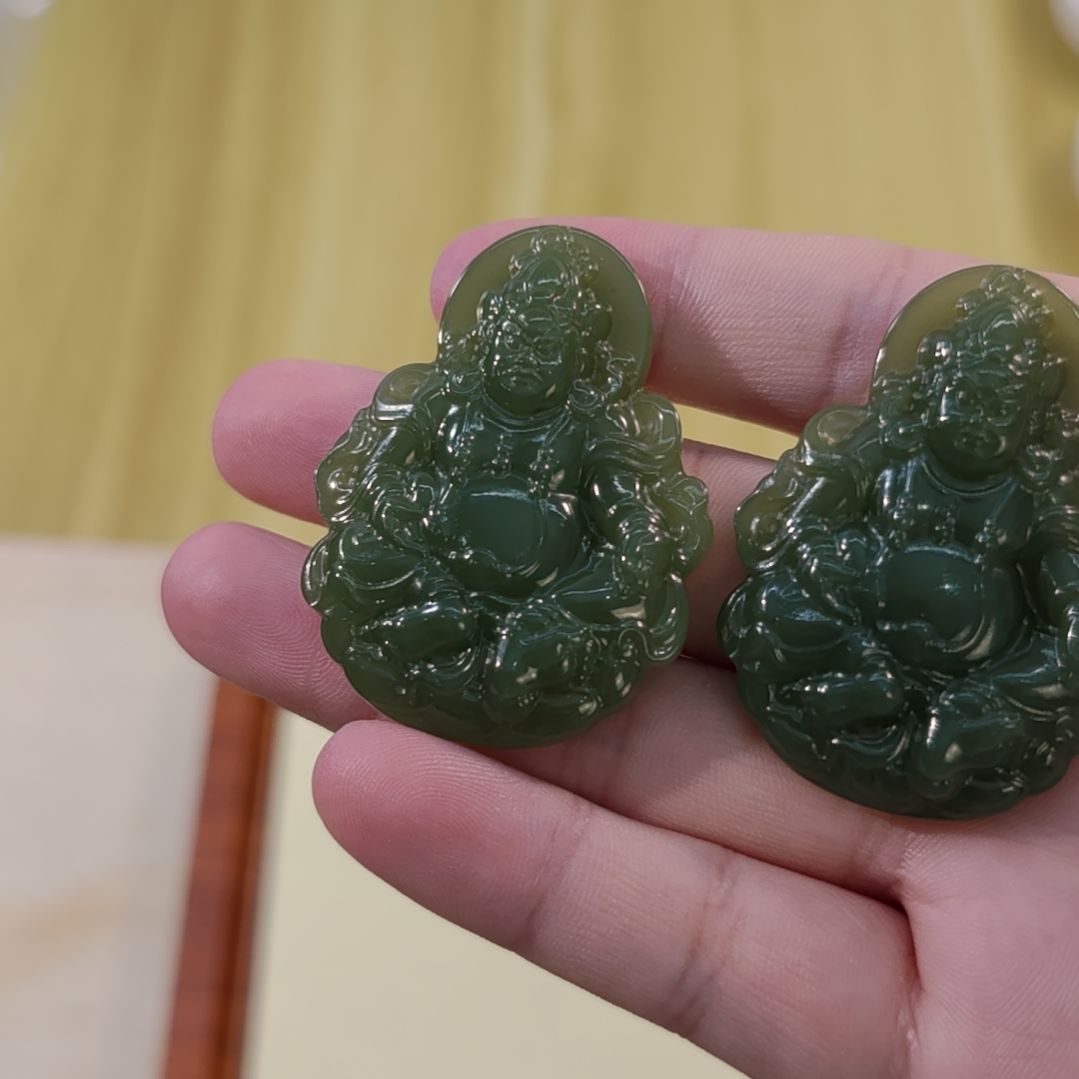 颈饰未镶嵌和田玉和田玉黄财神吊坠×1