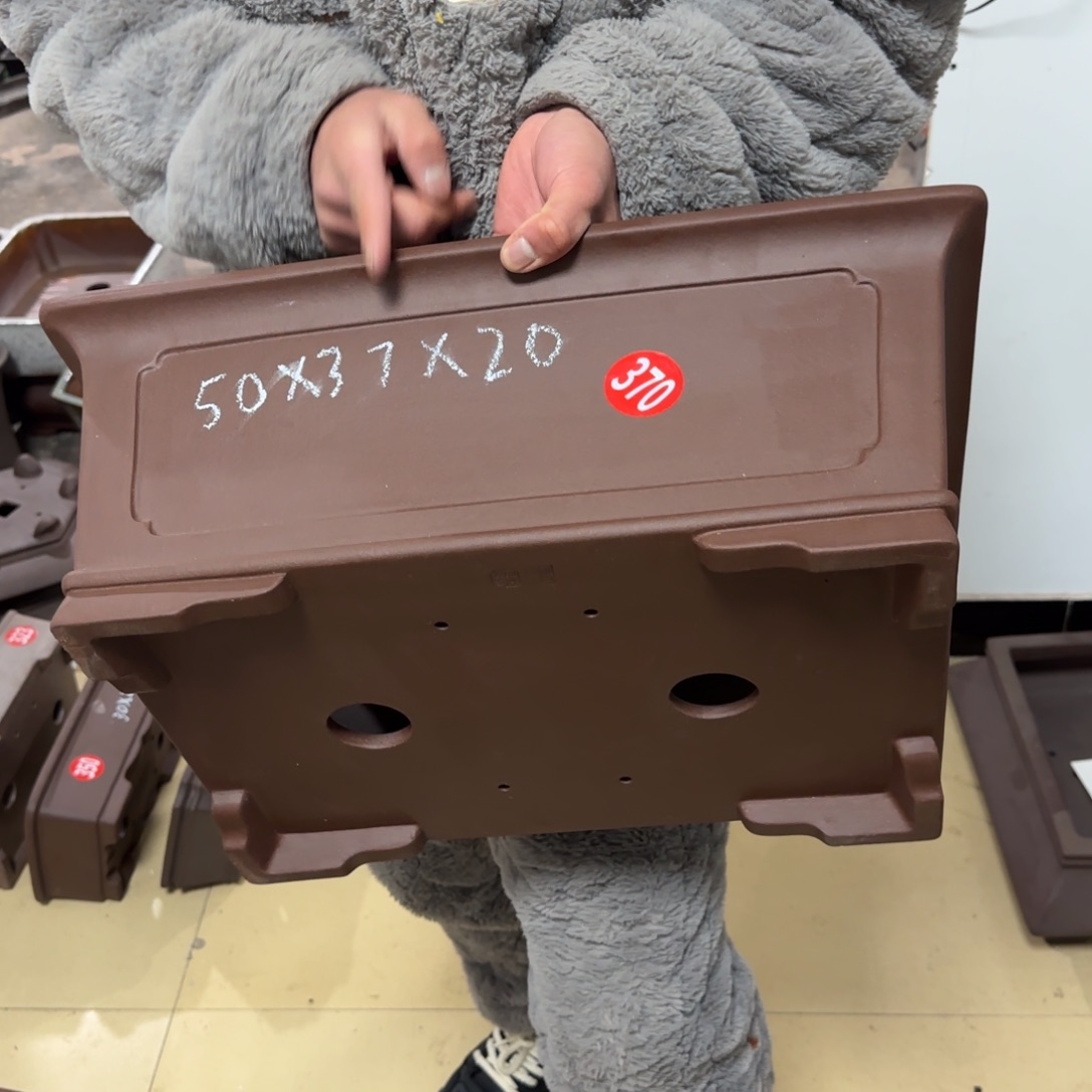 紫砂花盆呜呜呜呜