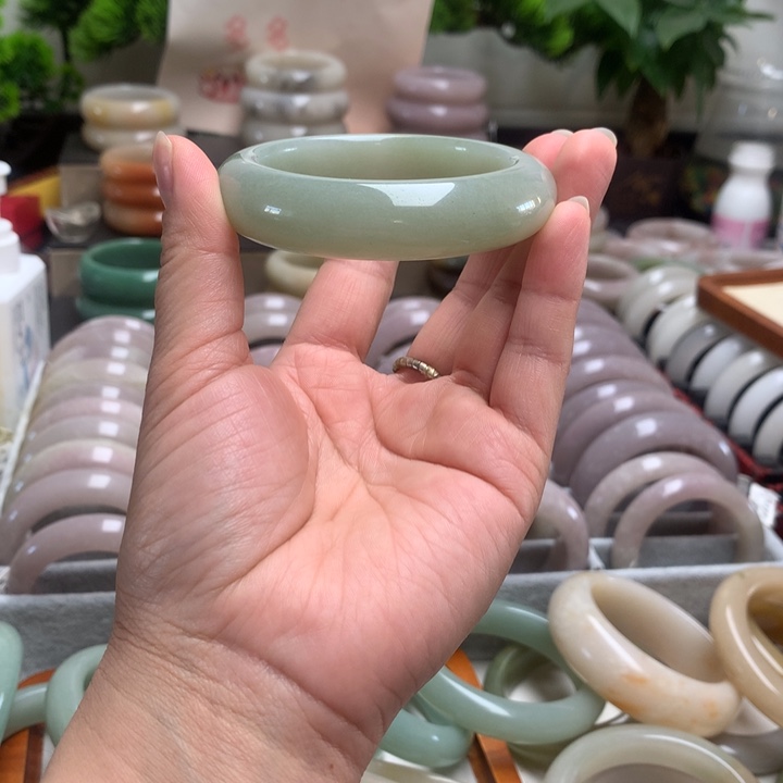 石英质玉未镶嵌手镯