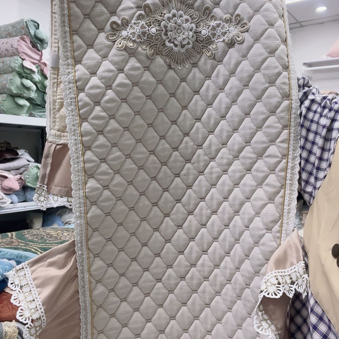 雪尼尔聚酯纤维快乐大本营在这里是什么