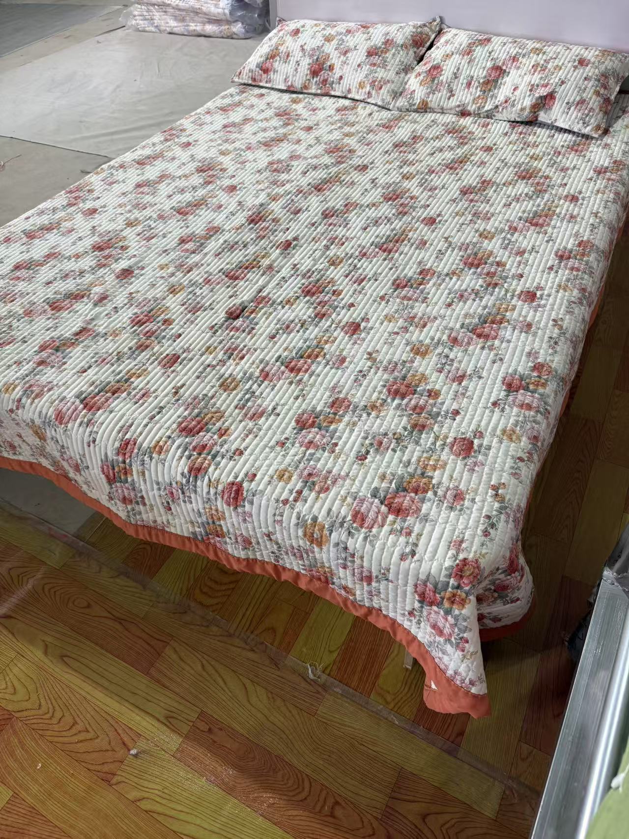 英伦玫瑰200*230莫代尔棉加厚绗缝床盖