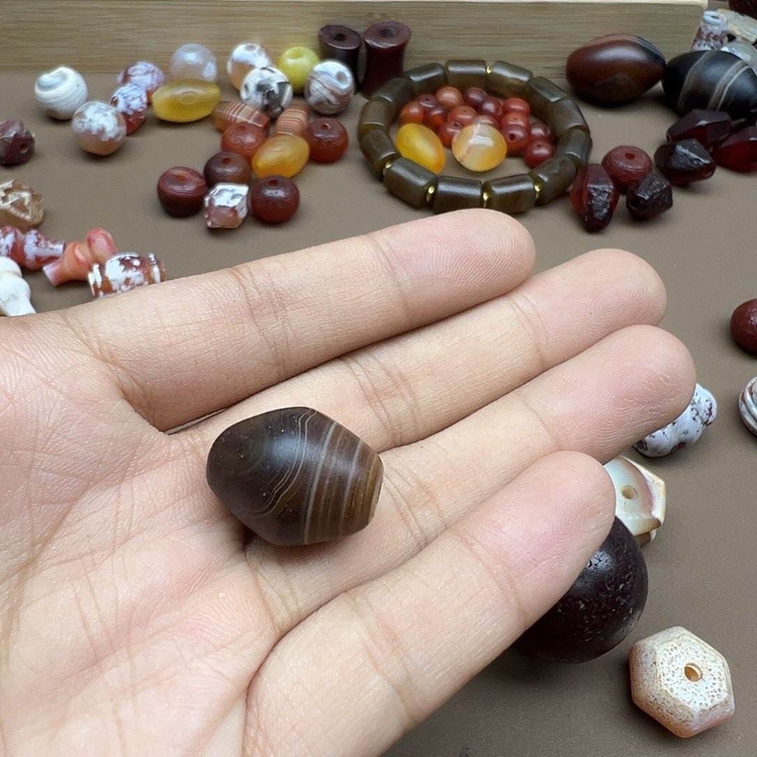 有***的玛瑙/玉髓合金珠宝半成品