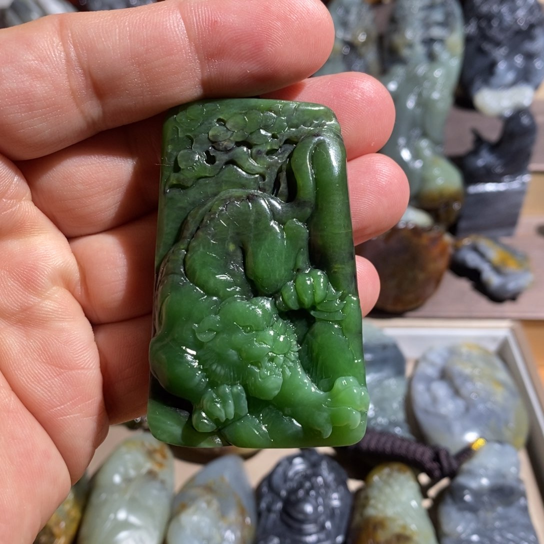 和田玉未镶嵌把件闲***.