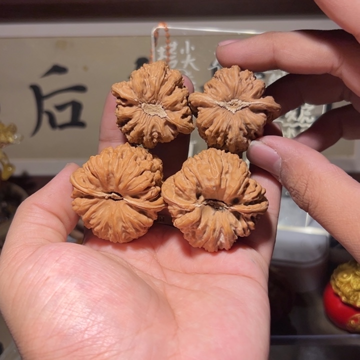 吾***安把件文玩核桃密纹➕凹底