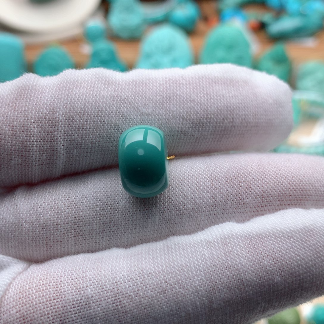 绿松石颈饰未镶嵌