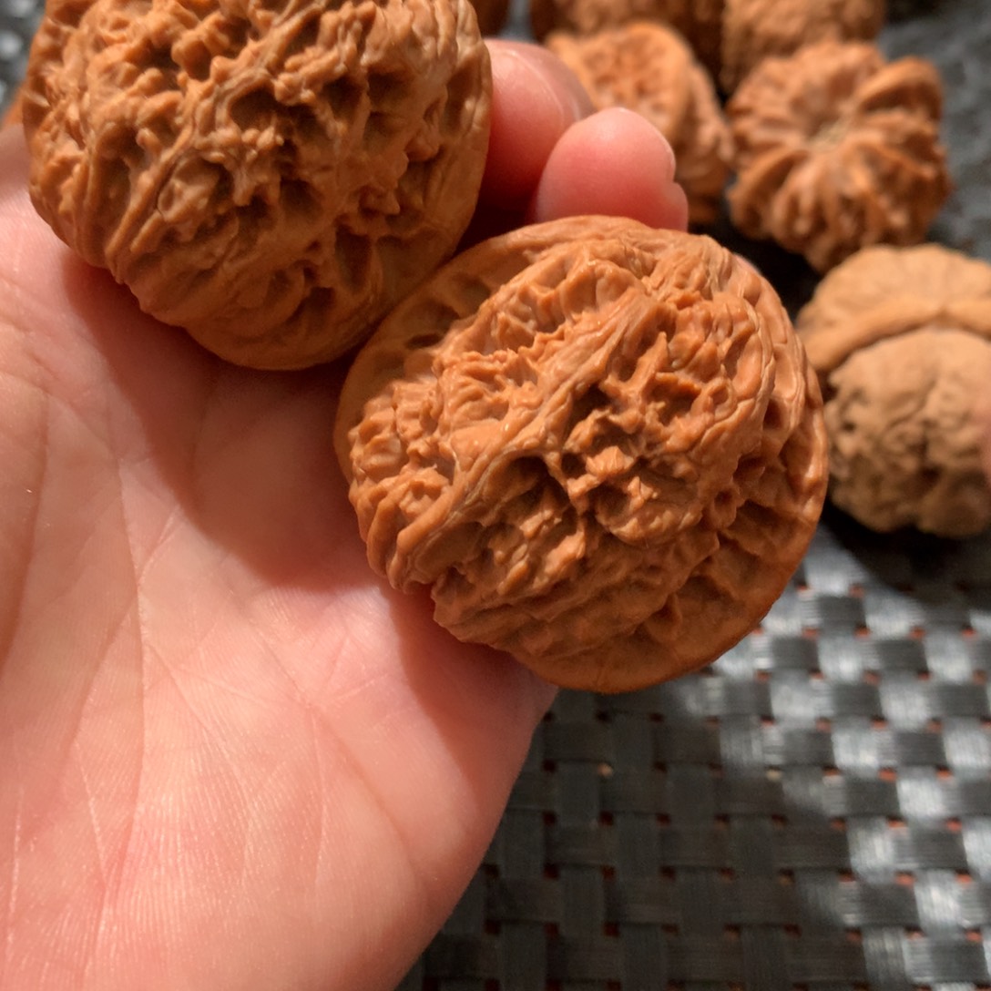 文玩核桃吊坠反油丑将