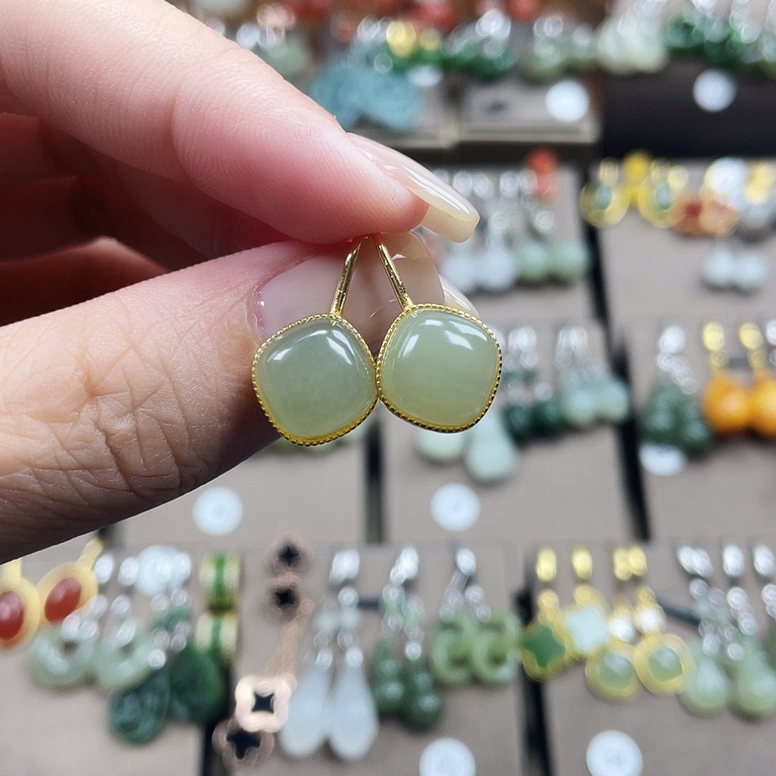 和田玉银S925镶嵌耳饰