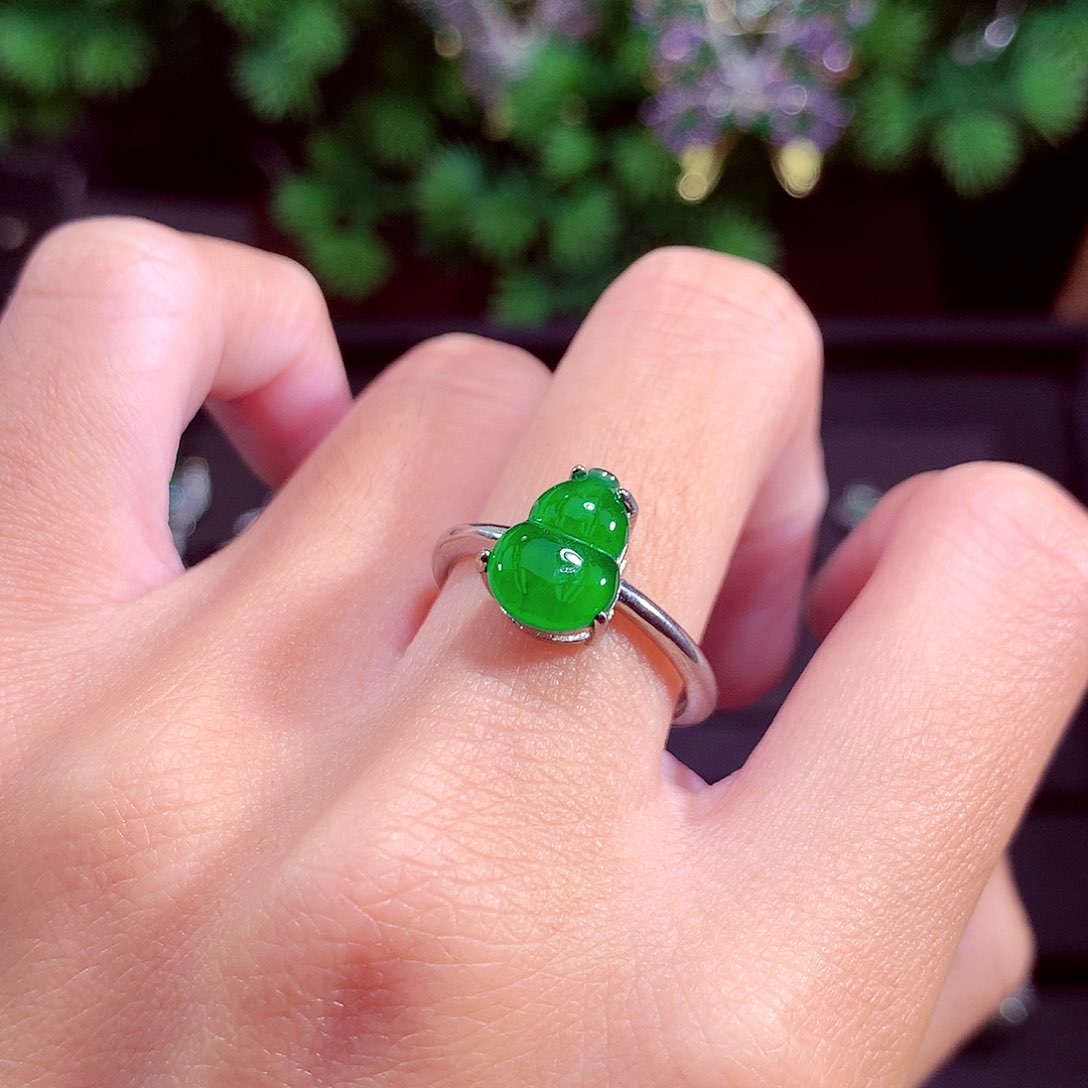 颈饰未镶嵌翡翠天然