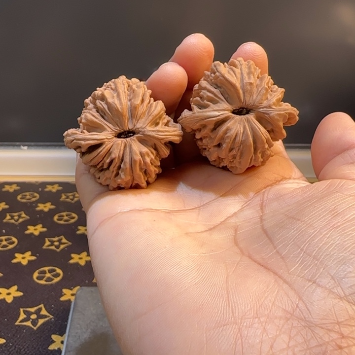 耿***）吊坠桃核核桃核桃