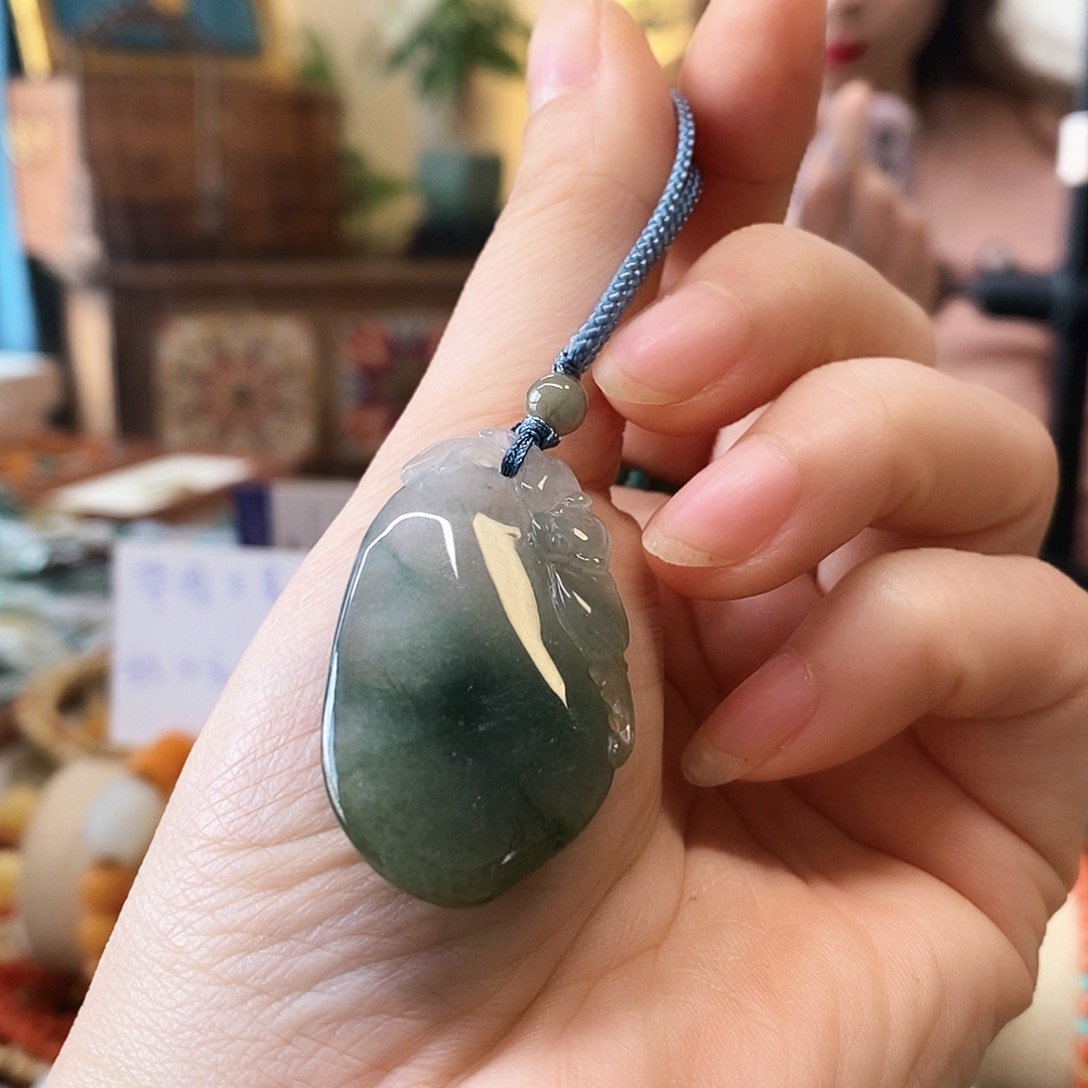 翡翠挂件未镶嵌翡翠挂件