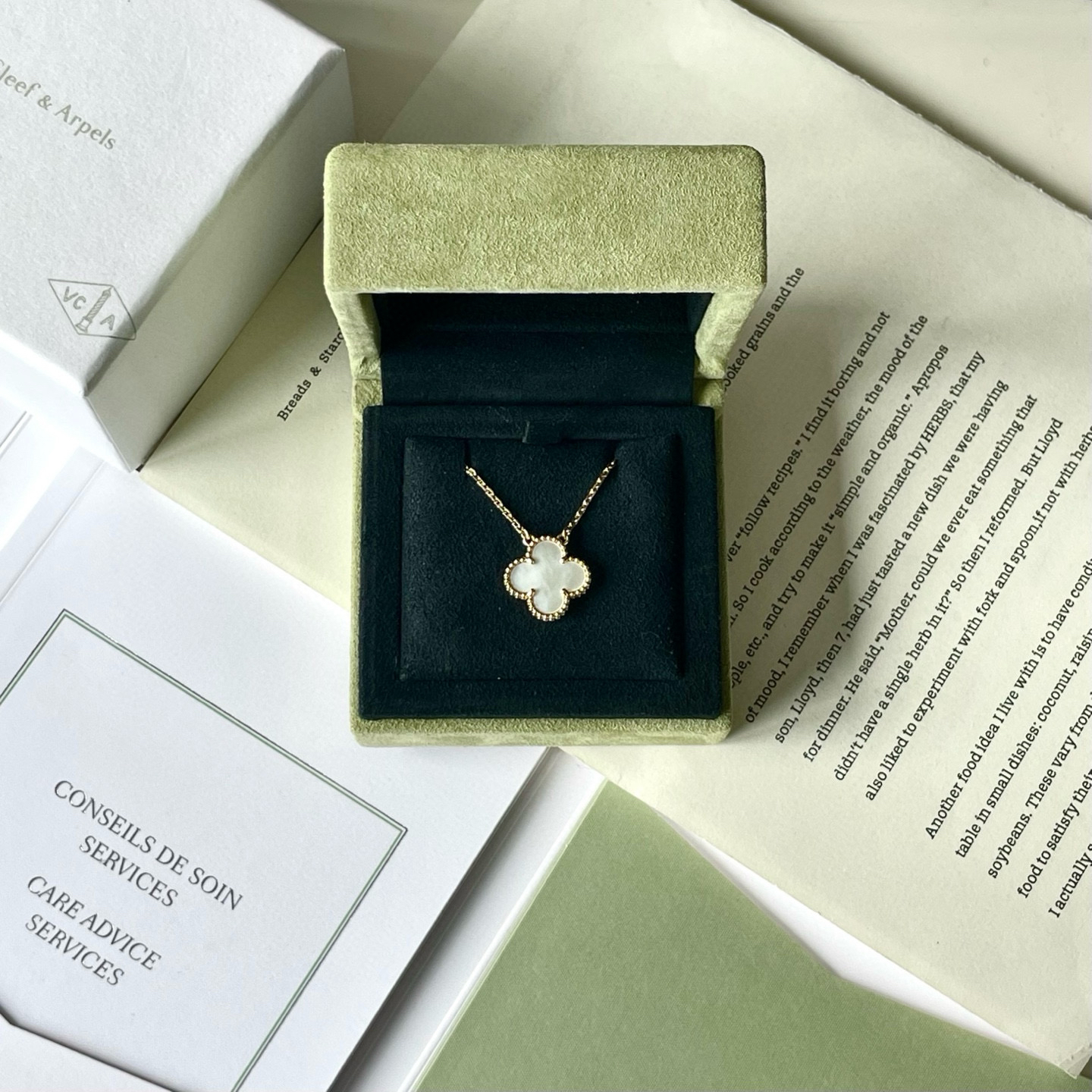 99新 梵克雅宝 梵克雅宝白贝母四叶草中号项链盒子BJM2-7464