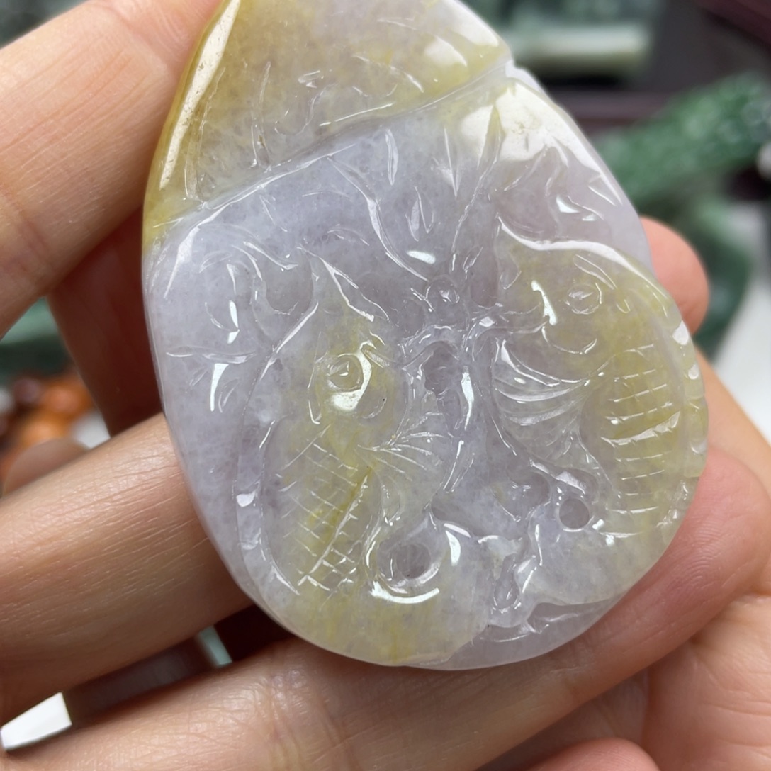 翡翠未镶嵌颈饰牌子