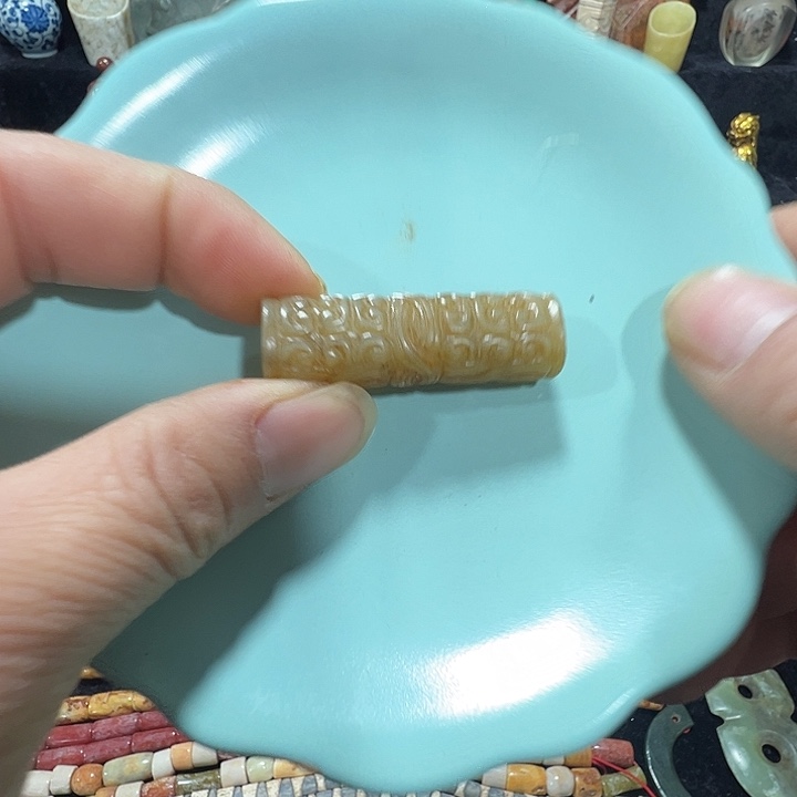 透闪石质玉未镶嵌挂件