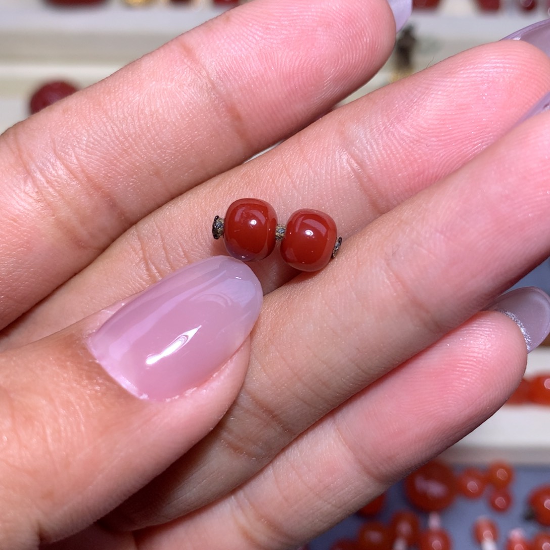 南红玛瑙牛血老型对珠6.7×5.6未镶嵌微纹