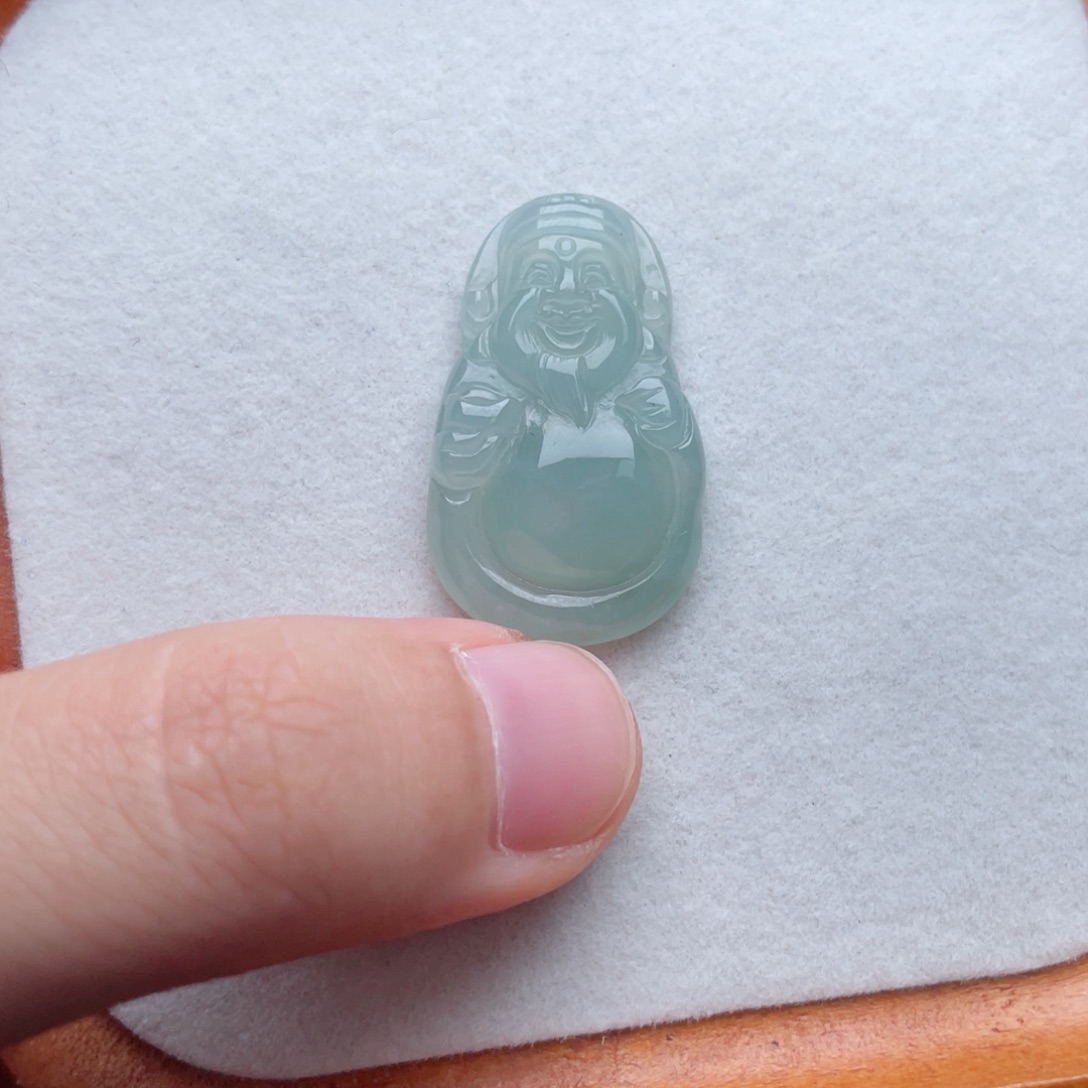 翡翠未镶嵌颈饰翡翠￼