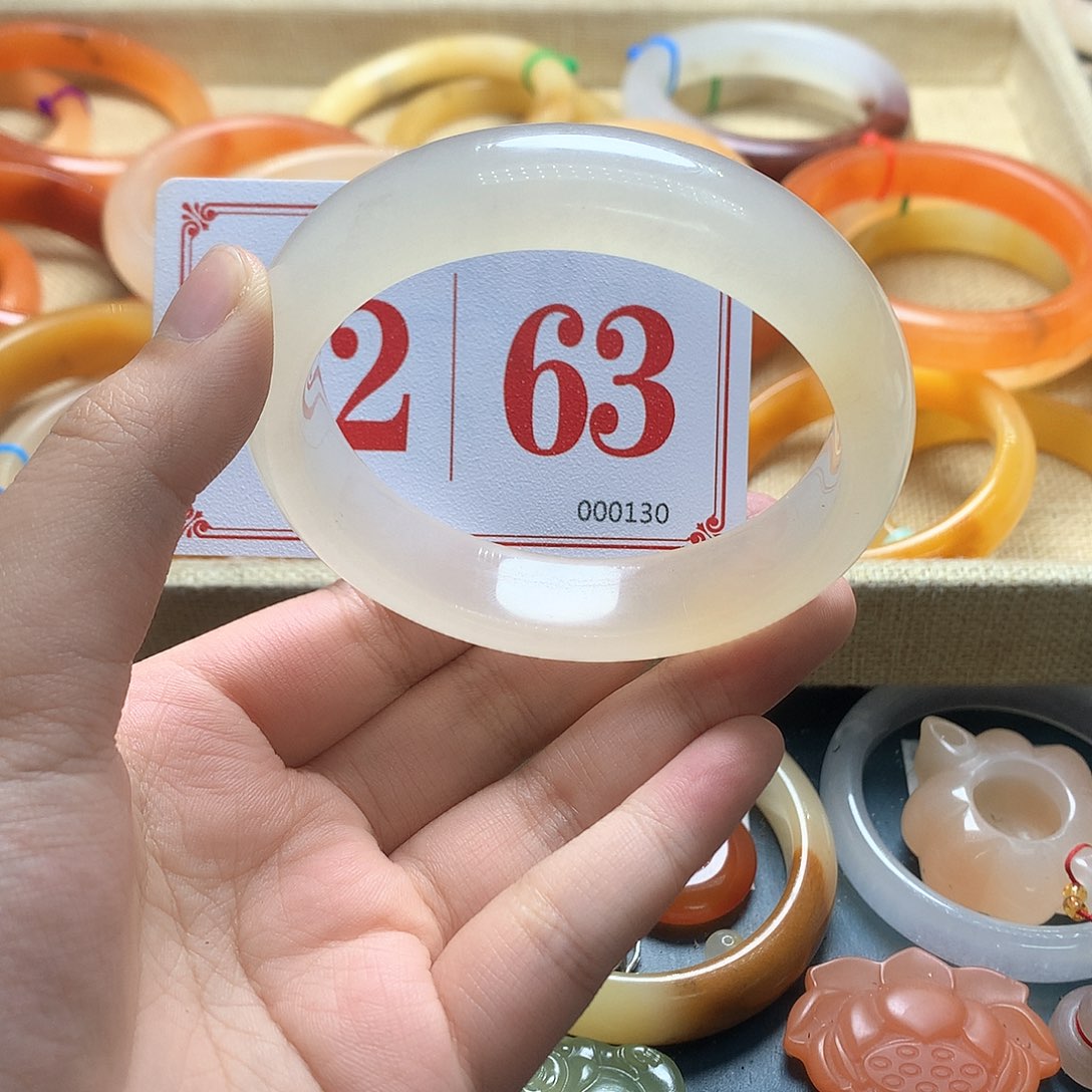 未镶嵌石英质玉（黄龙玉）手镯挽*