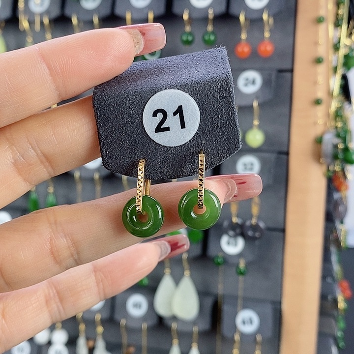 和田玉耳饰18K金镶嵌