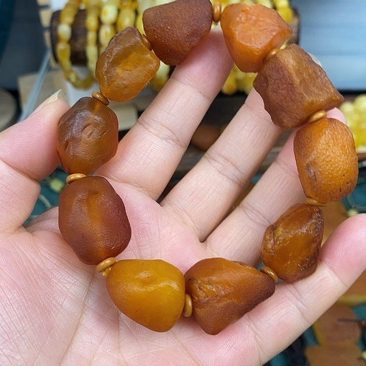 用***8裸石蜜蜡未镶嵌手串