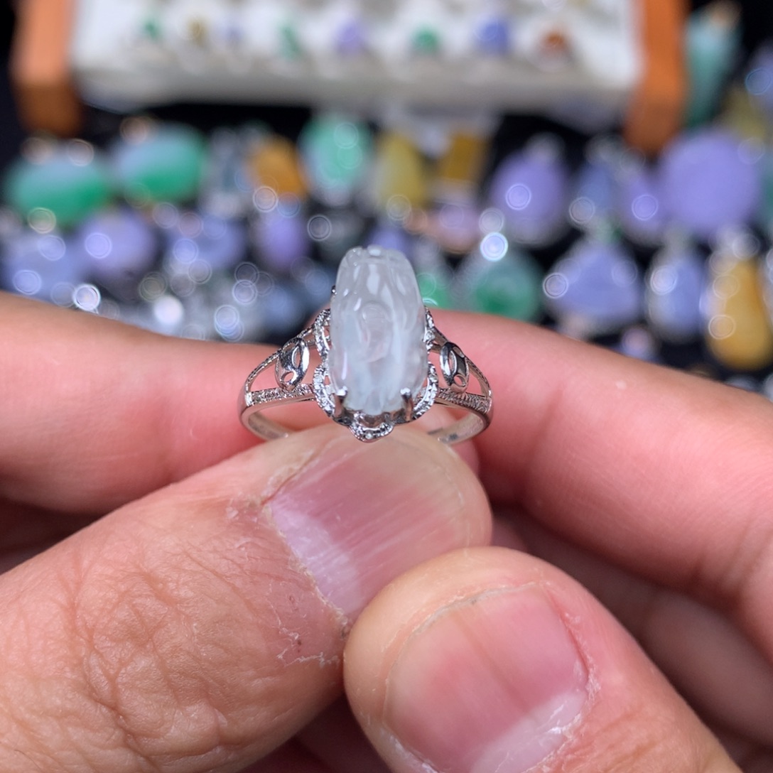 翡翠戒指18K金镶嵌18k金镶嵌