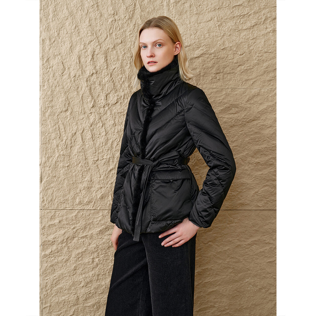 INSUN恩裳商场专柜冬季新款时尚绗缝宽松短款羽绒服 9C64508880