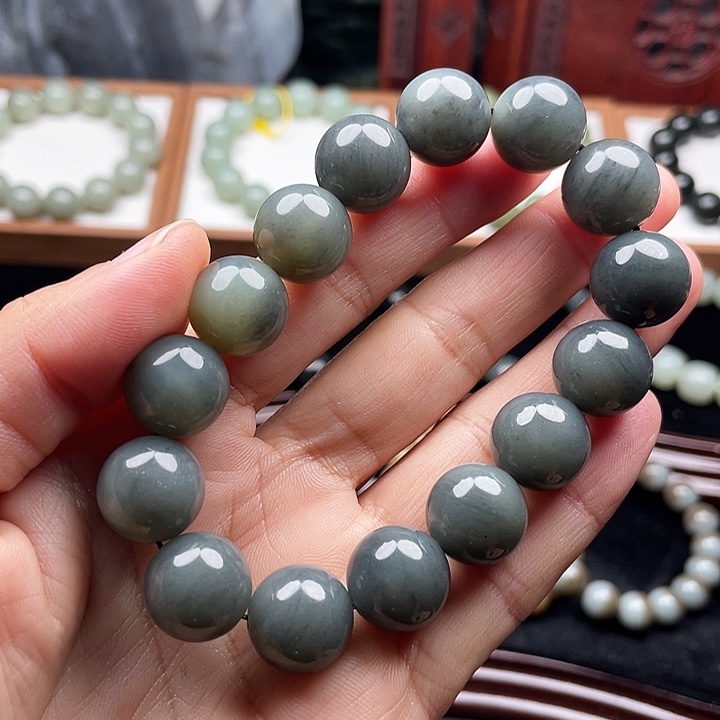 落***蝉和田玉未镶嵌手串