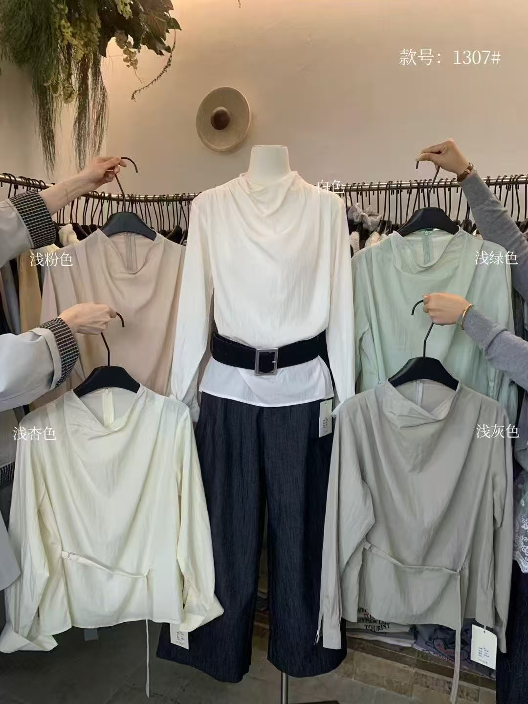 2025秋款百搭泡泡袖针织衫圆领设计感温柔内搭上衣打底