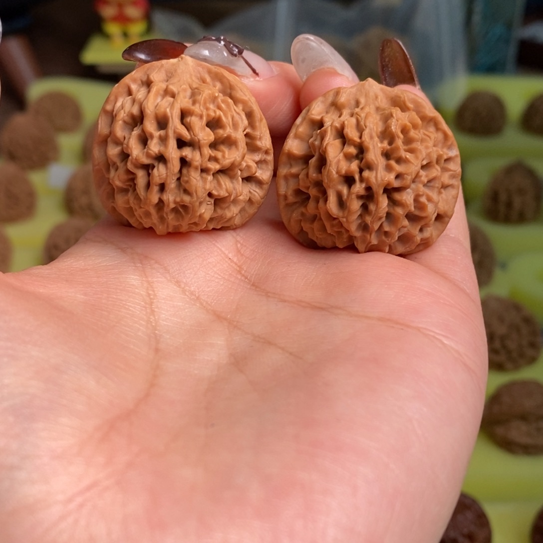 用***8核桃秦岭闷尖狮子头31微瑕