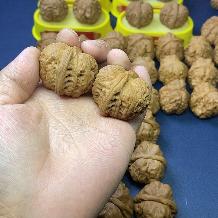 文玩核桃把件元宝