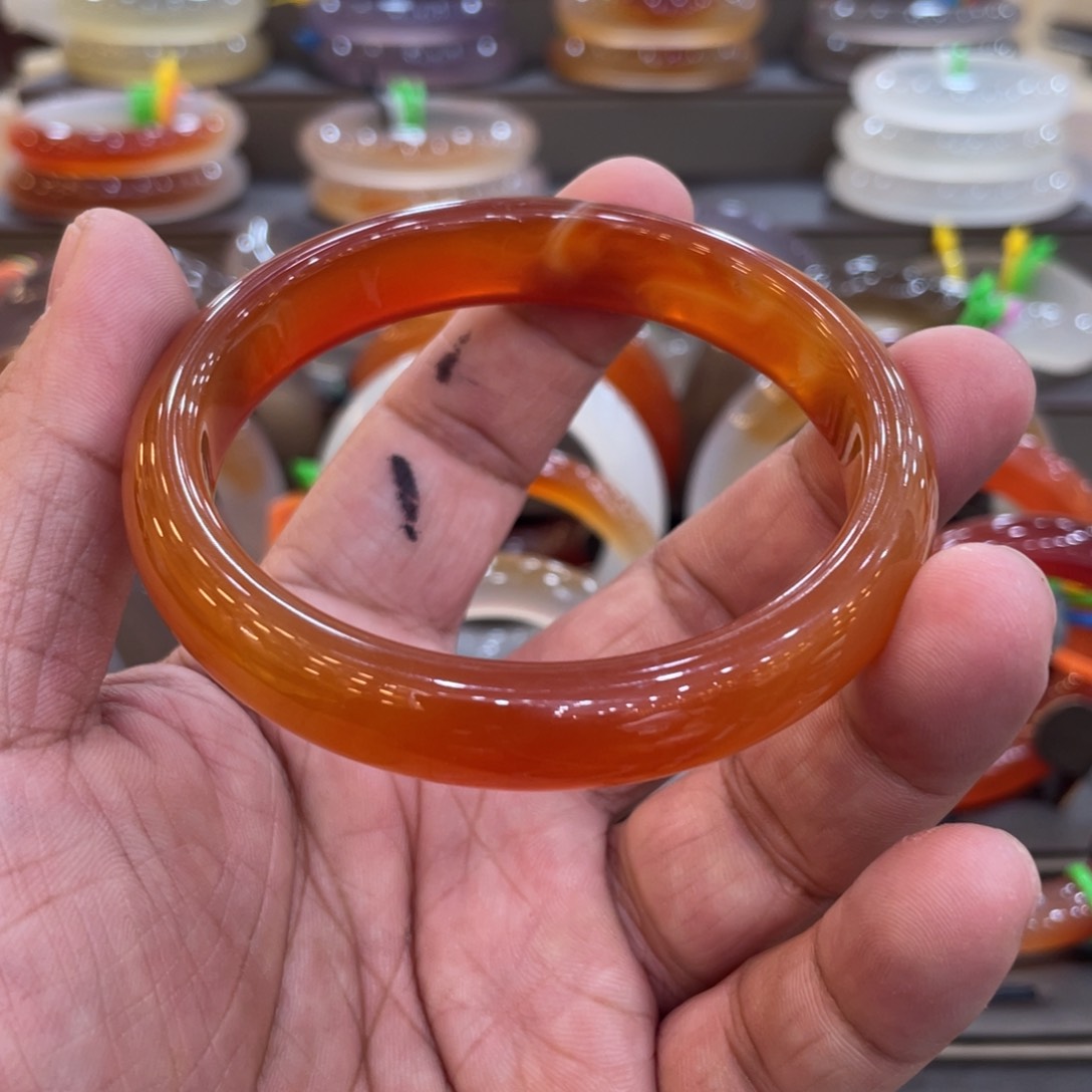 玛瑙/玉髓手镯未镶嵌