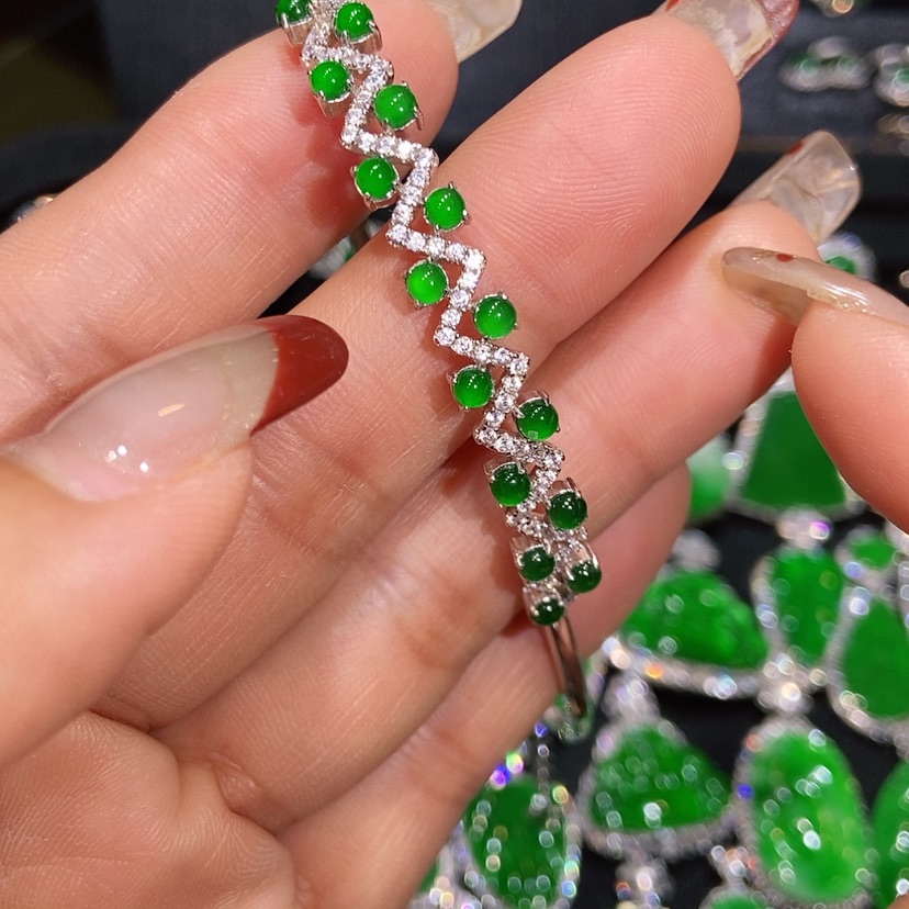 【闪购商品】翡翠手链未镶嵌天然翡翠