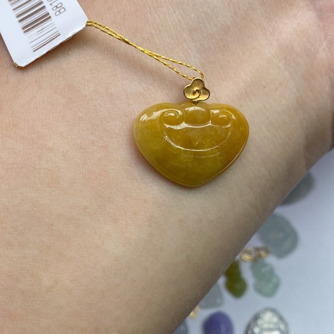 翡翠18K金镶嵌颈饰如意头