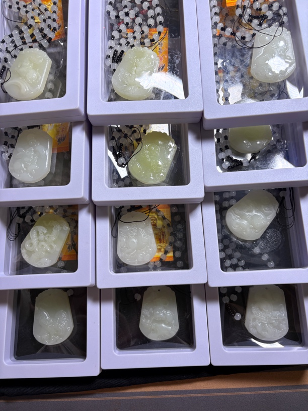 12生肖天然预石送礼带礼盒