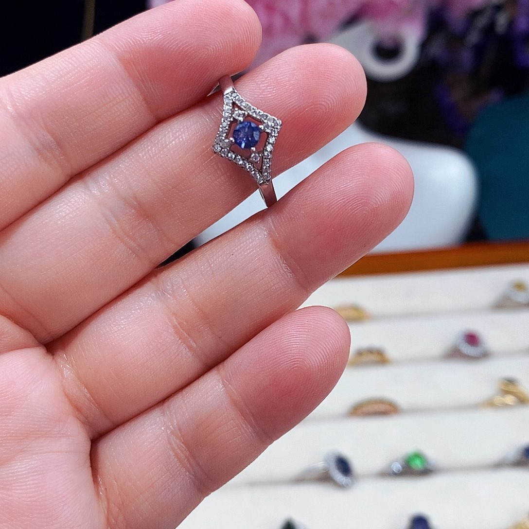 蓝宝石戒指银S925镶嵌