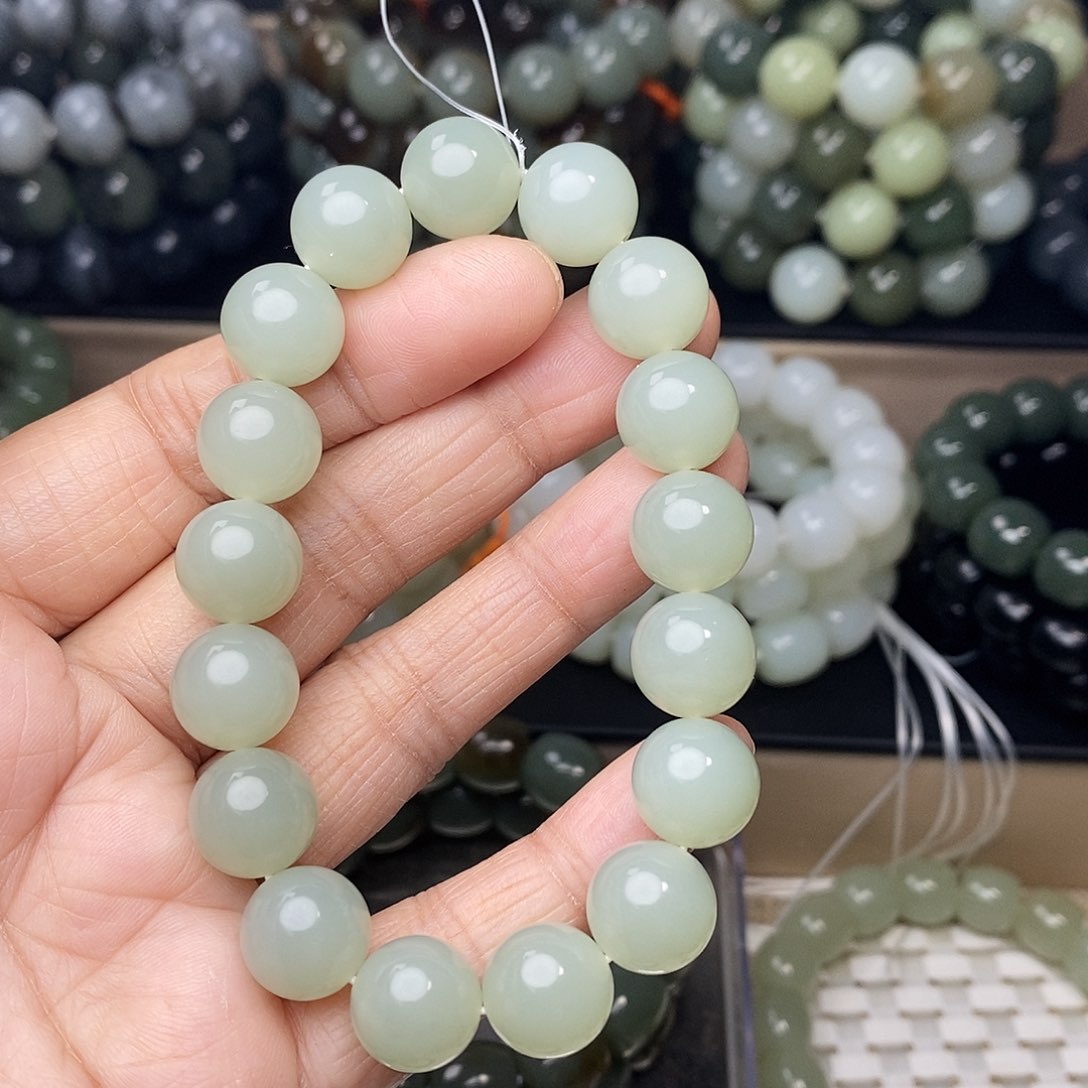 未镶嵌和田玉手链卡12