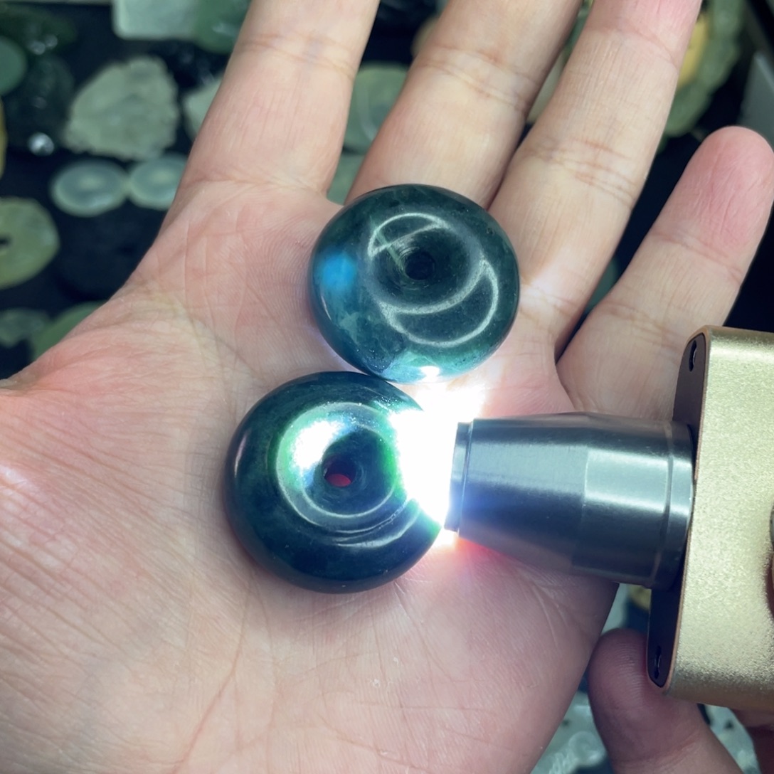 岫玉未镶嵌颈饰扣子