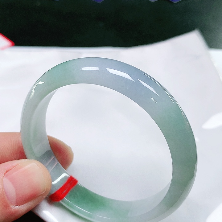 翡翠手镯（圆镯）未镶嵌翡翠手镯未镶嵌