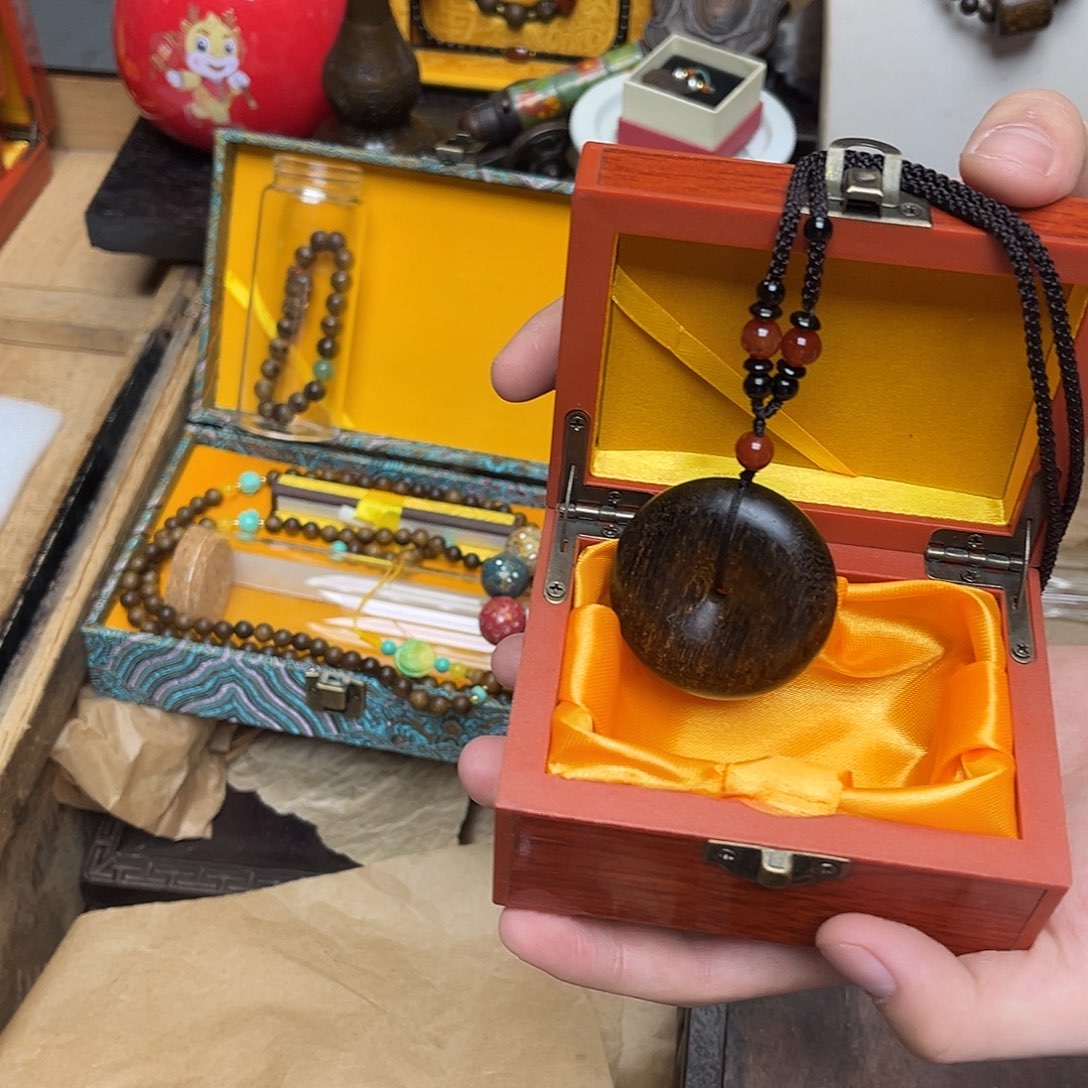 大叶紫檀（黑酸枝木类）