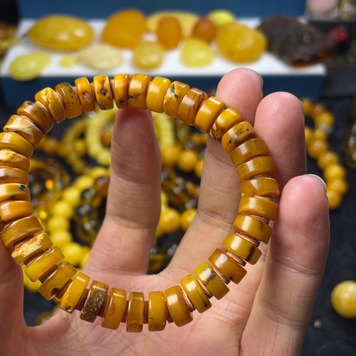 未镶嵌琥珀珠宝奇石