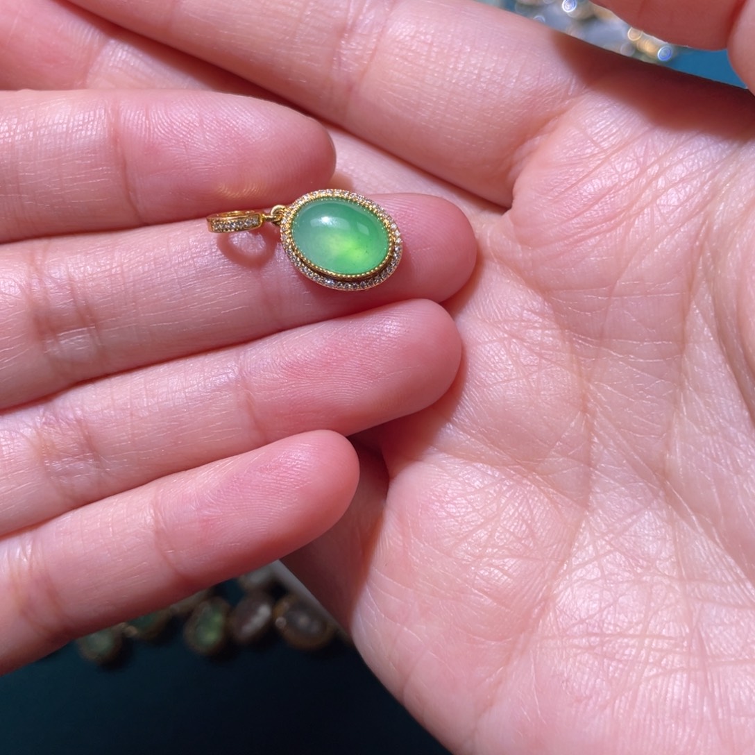 翡翠颈饰18K金镶嵌七