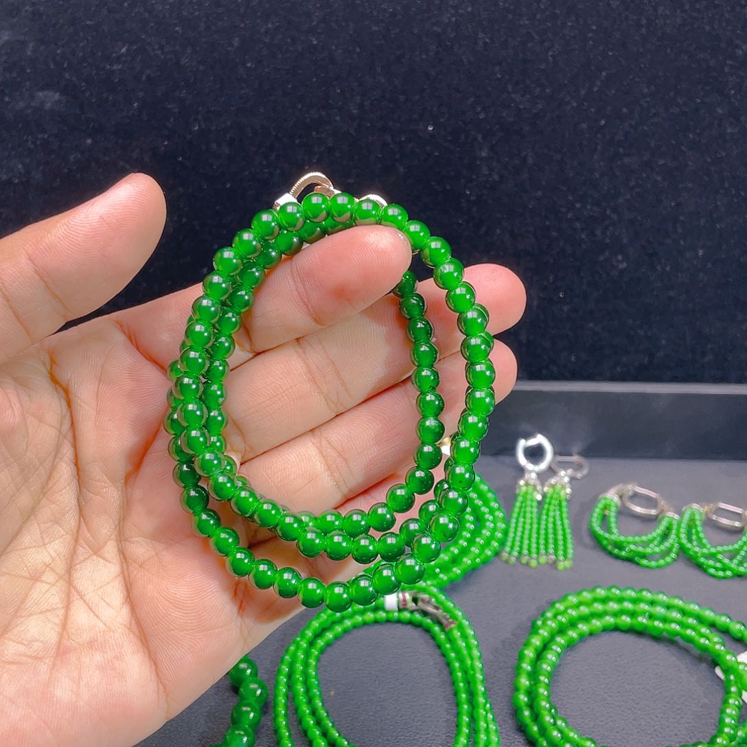 颈饰未镶嵌翡翠A货卡6