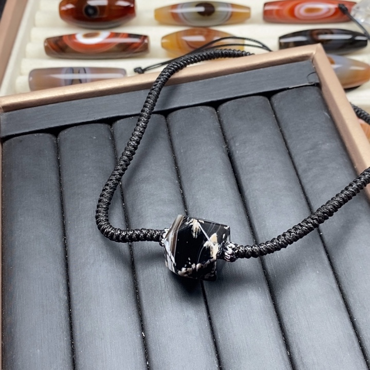 明***年玛瑙/玉髓未镶嵌项链