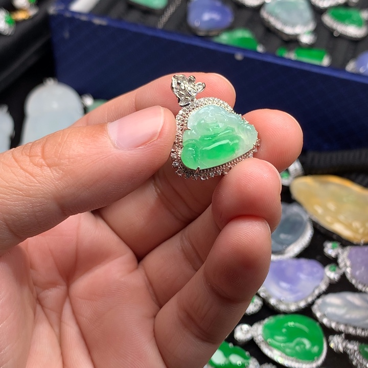 翡翠18K金镶嵌吊坠(不含链)48小时鉴赏期