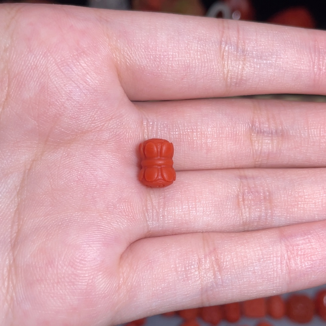 南红玛瑙并蒂莲未镶嵌