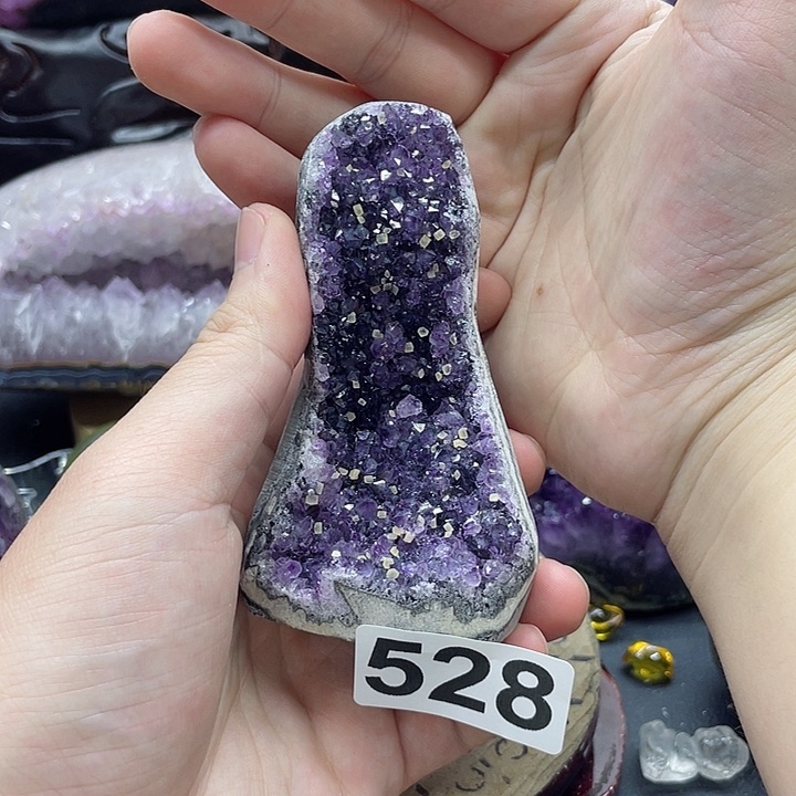 未镶嵌水晶大型摆件（非配饰）