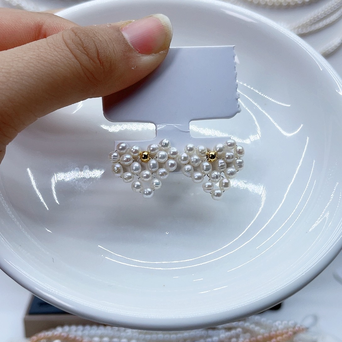 银S925镶嵌耳饰淡水珍珠