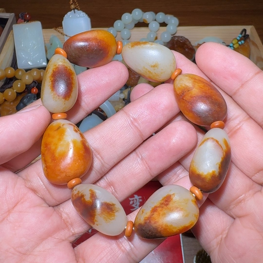 和田玉颈饰未镶嵌都**转