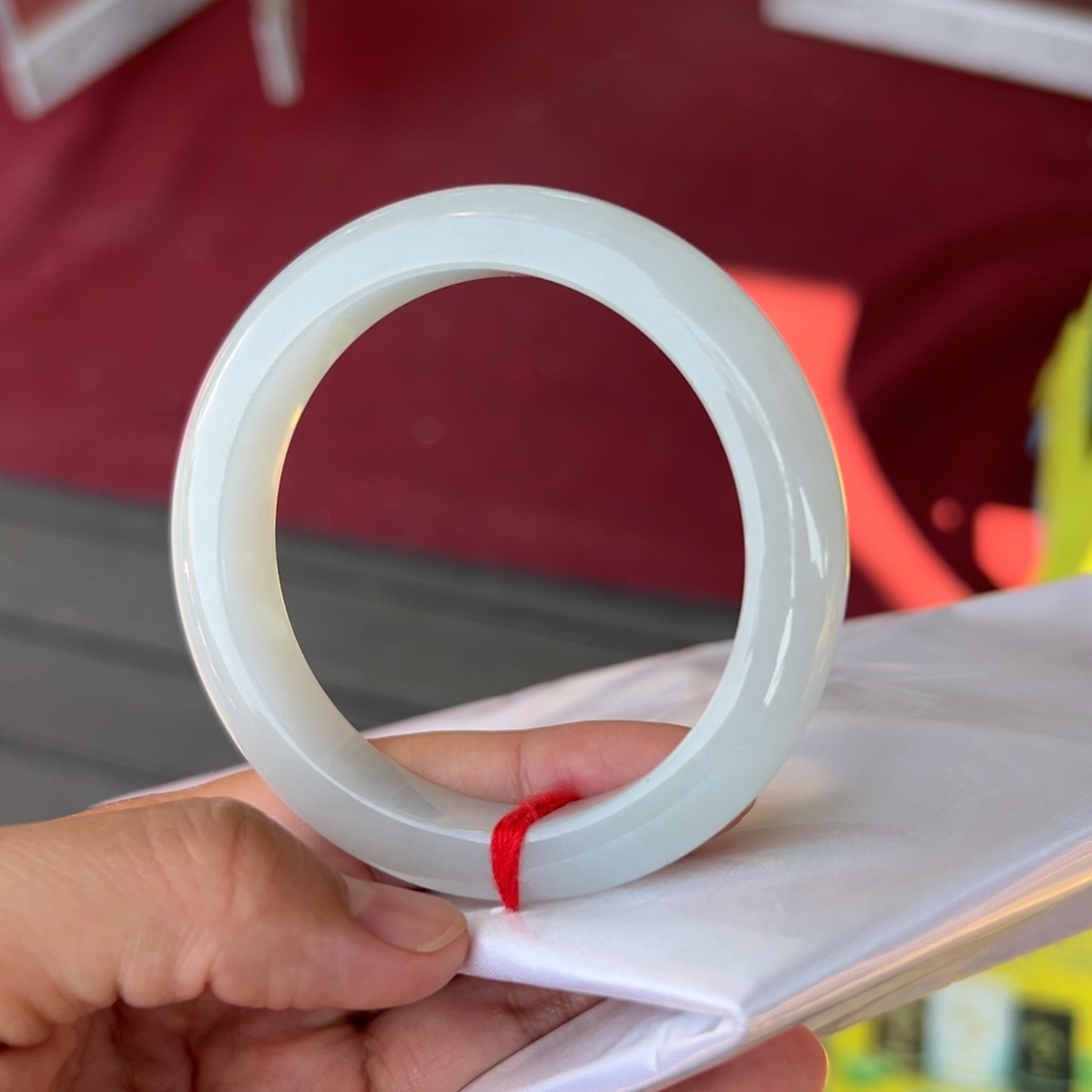 翡翠手镯未镶嵌天然翡翠手镯