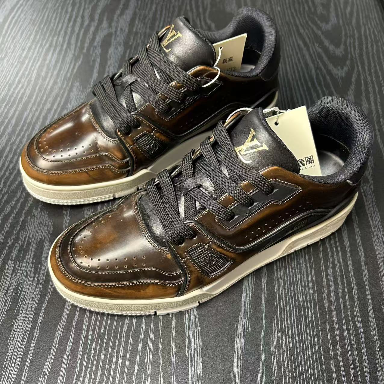 90新 LouisVuitton/路易威登 男士咖啡色trainer板鞋39欧kke572  