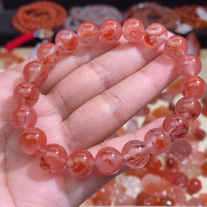 南红玛瑙冰飘粉底飘花10m+未镶嵌1382