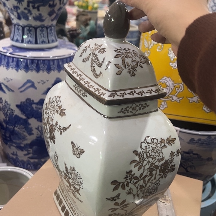 瓷片瑕。。。。。。。。。。。。？？